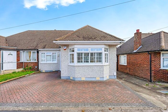 3 Bedroom Bungalow For Sale In Abingdon Road, Luton, LU4