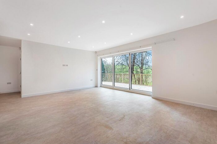 5 Bedroom Detached House To Rent In Henley On Thames, Oxfordshire, RG9