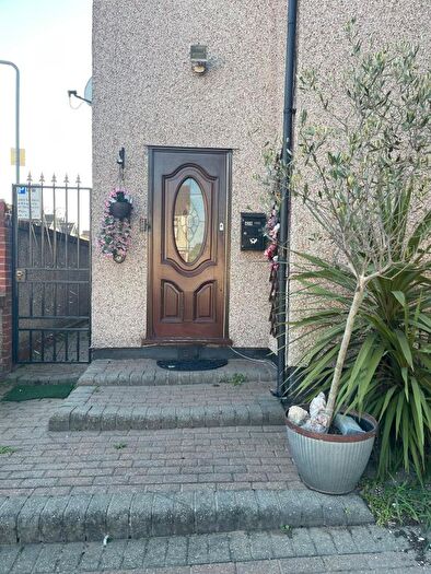 4 Bedroom End Terrace House To Rent In Dagenham Road, Romford, RM7