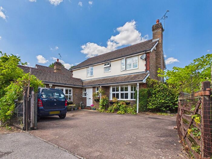 4 Bedroom Detached House For Sale In Primrose Copse, Horsham, RH12