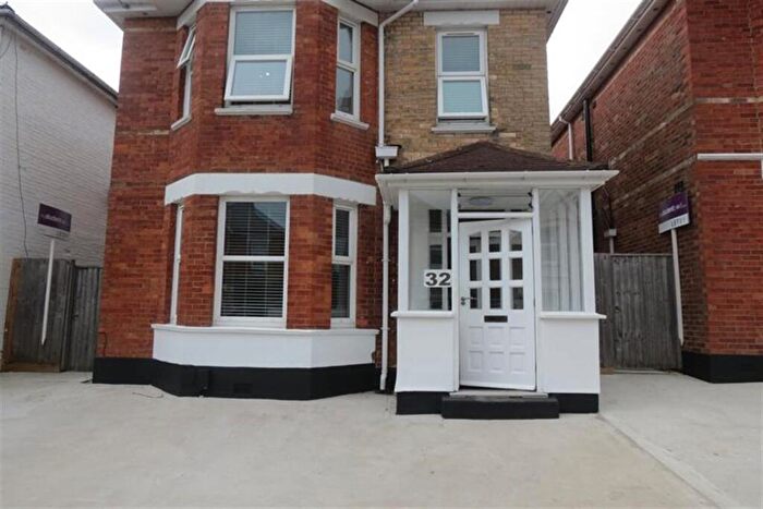6 Bedroom House To Rent In Bedroom Detached House In Winton, BH9
