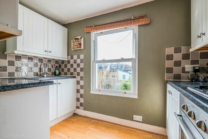 1 Bedroom Flat To Rent In Derwent Grove, East Dulwich, London, SE22