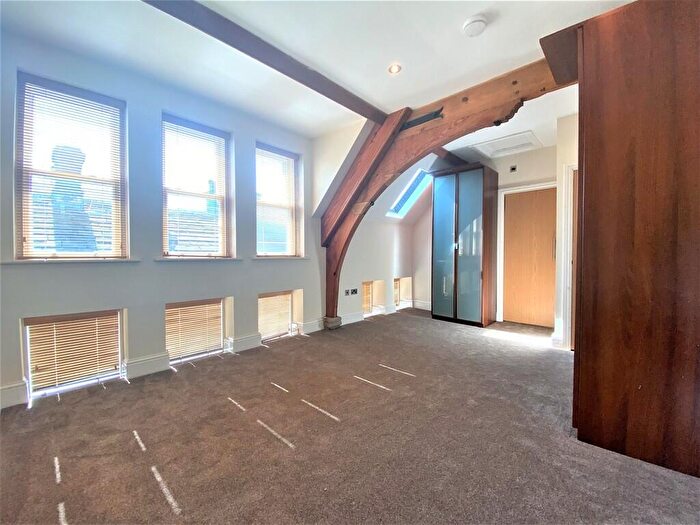 2 Bedroom Apartment For Sale In Town Street, Rodley, LS13