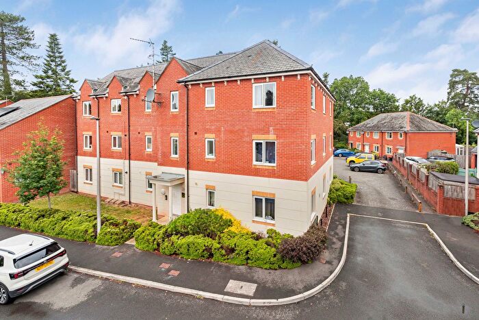 2 Bedroom Flat For Sale In Cardew House, Templer Place, Bovey Tracey, TQ13