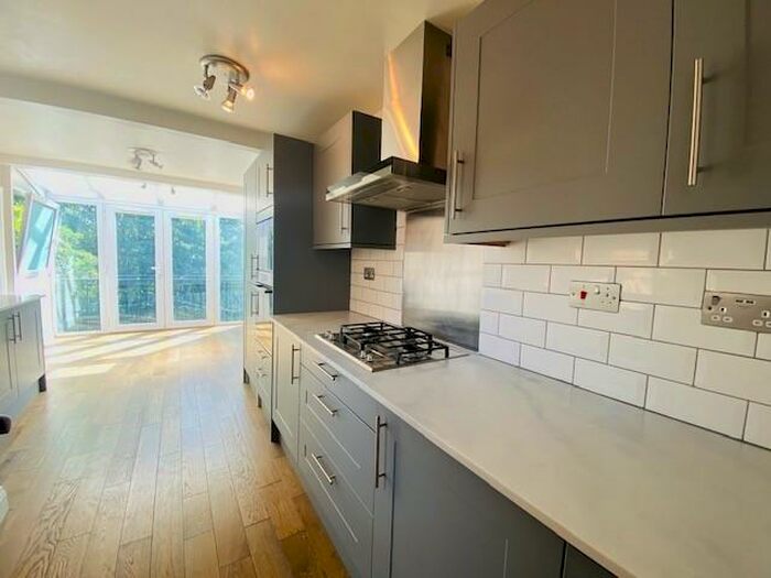 1 Bedroom Apartment To Rent In Lea Road, Enfield, EN2