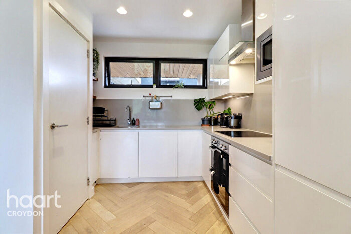 2 Bedroom Flat For Sale In Bell Foundry Close, Croydon, CR0