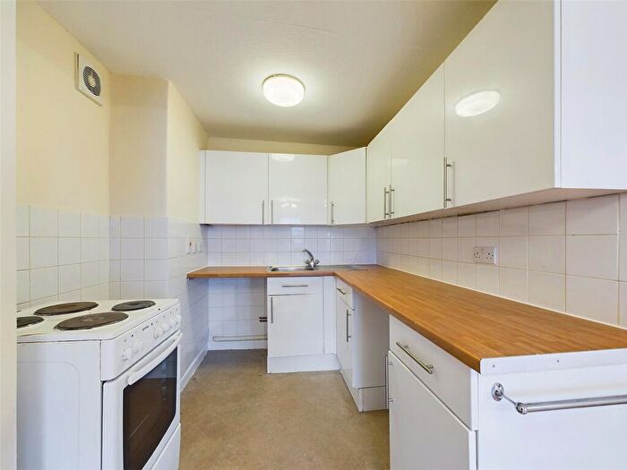 2 Bedroom Apartment To Rent In St Georges Square, Cheltenham, Gloucestershire, GL50