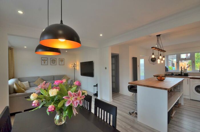 3 Bedroom Semi-Detached House To Rent In Southern Way, Wolverton, MK12