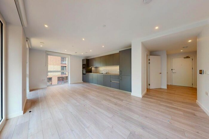 2 Bedroom Flat To Rent In , New Lion Way, London, SE17