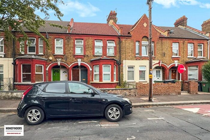2 Bedroom Apartment To Rent In Seymour Road, Leyton, E10