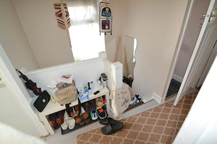 1 Bedroom Semi-Detached House To Rent In Langdale Gardens, Perivale, UB6