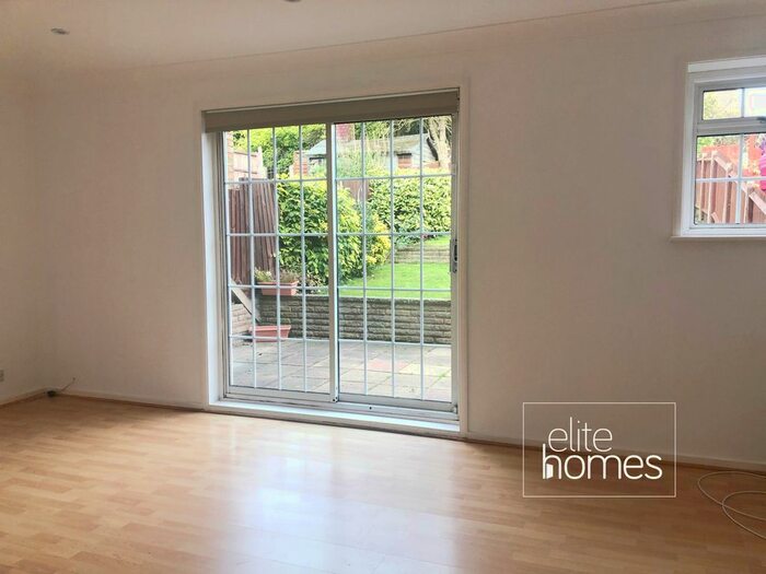 3 Bedroom Terraced House To Rent In Kimptons Mead, Potters Bar, EN6