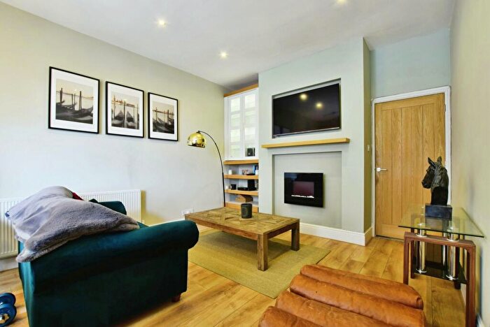 2 Bedroom Apartment For Sale In Davey Lane, Alderley Edge, Cheshire, SK9
