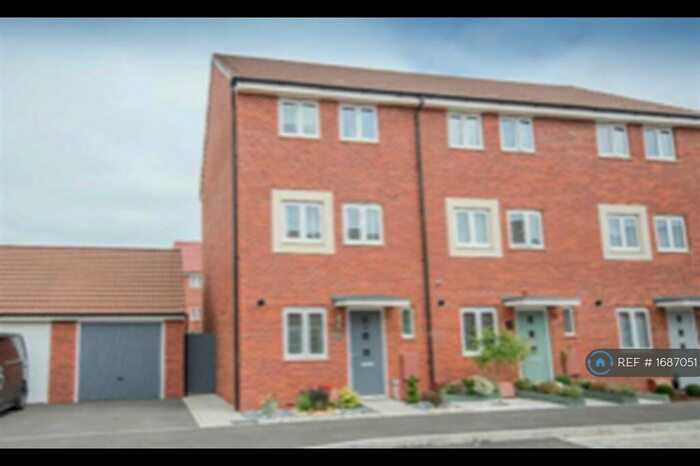 3 Bedroom Semi-Detached House To Rent In Cherry Banks, Emersons Green, Bristol, BS16