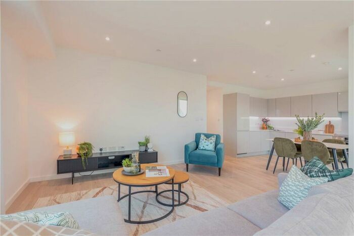 3 Bedroom Apartment To Rent In Heartwell Avenue, London, E16