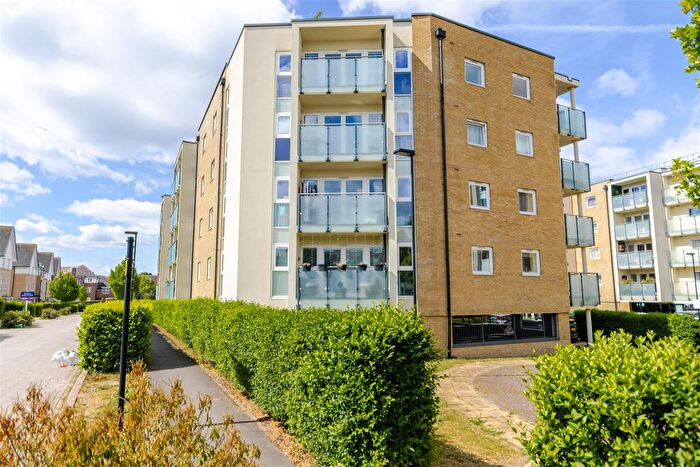 2 Bedroom Flat For Sale In Perkins Gardens, Ickenham, Uxbridge, UB10