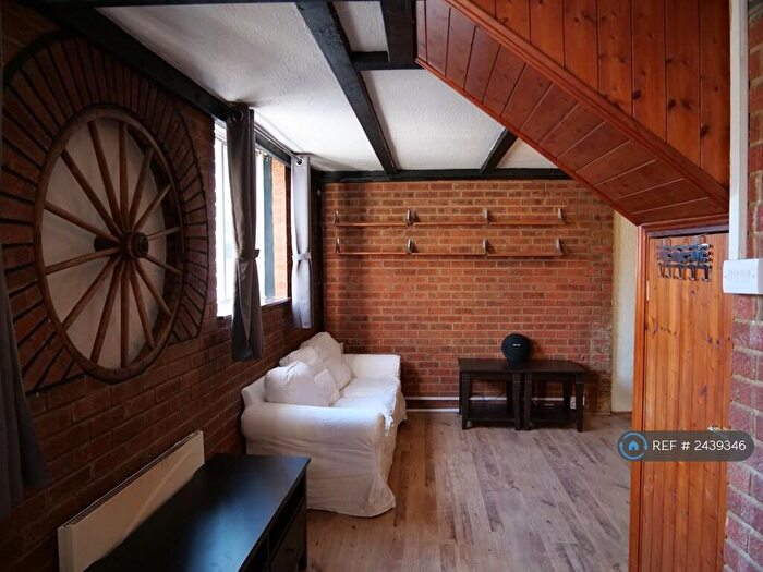 2 Bedroom Terraced House To Rent In Lansdowne Hill, West Norwood, SE27