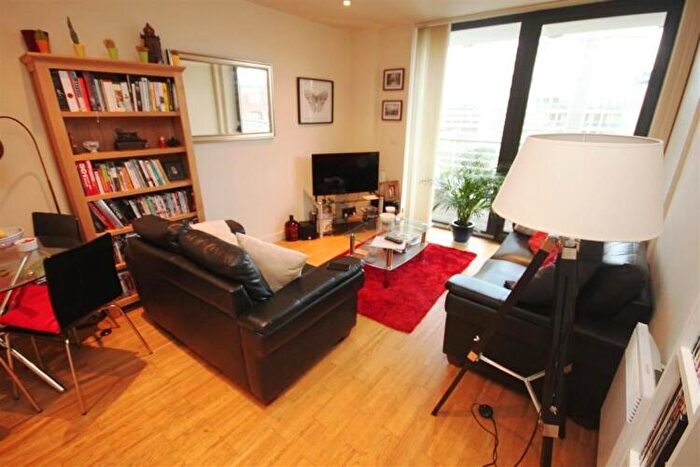 2 Bedroom Apartment To Rent In Kelso Place Manchester, M15