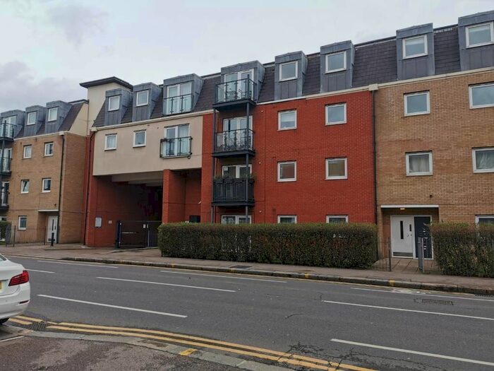 2 Bedroom Flat To Rent In Topaz Court, High Road, Leytonstone, London, E11