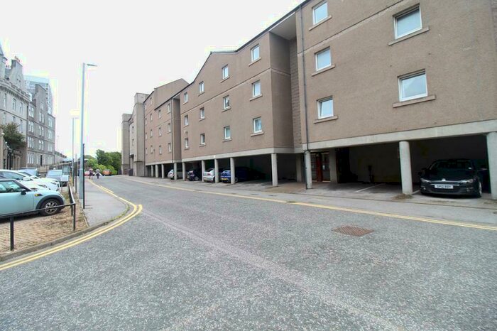 2 Bedroom Flat To Rent In Castle Terrace, Aberdeen, AB11
