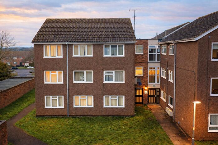 3 Bedroom Flat To Rent In Claymore, Hemel Hempstead, HP2