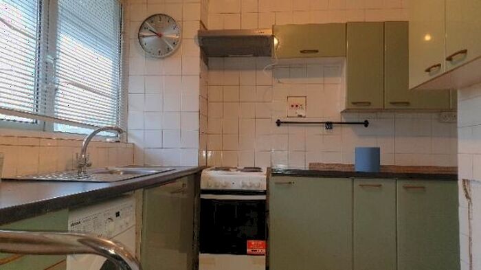 5 Bedroom Maisonette To Rent In Key Close, : Bed Bath, E1