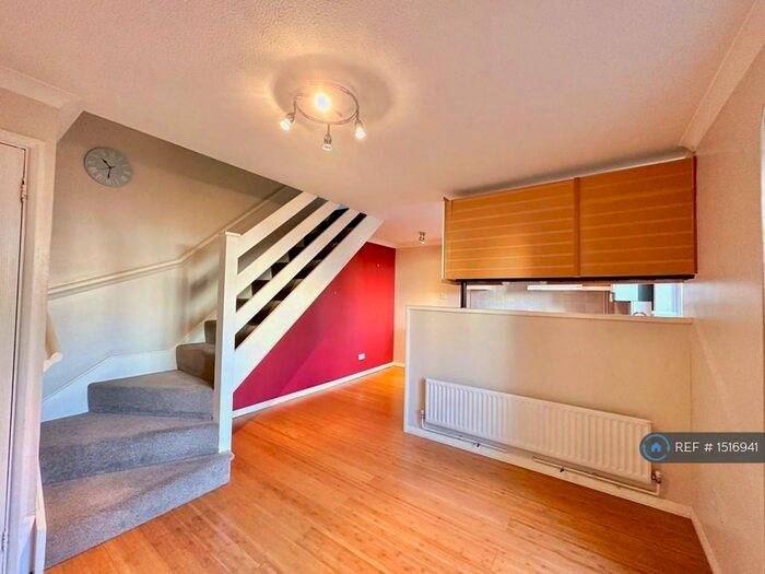 1 Bedroom End Of Terrace House To Rent In Virginia Close, New Malden, KT3