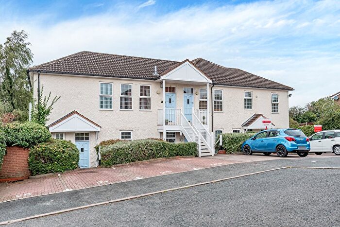 1 Bedroom Flat For Sale In Exmoor Drive, Bromsgrove, Worcestershire, B61