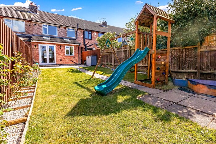 3 Bedroom Terraced House For Sale In Milligan Road, Aylestone, Leicester, LE2