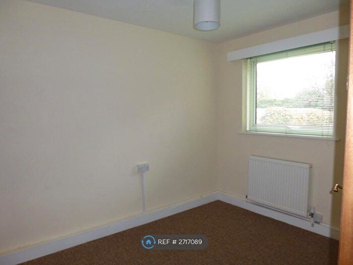 2 Bedroom Flat To Rent In Weymouth Court, Sutton, SM2