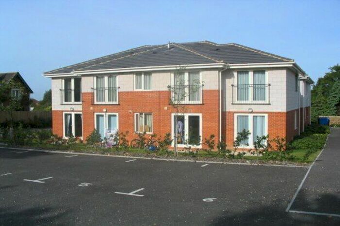 2 Bedroom Property To Rent In Oakdale Road, Poole, BH15