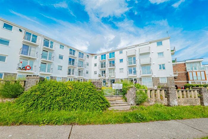 1 Bedroom Apartment For Sale In Maes-y-coed, Barry, CF62