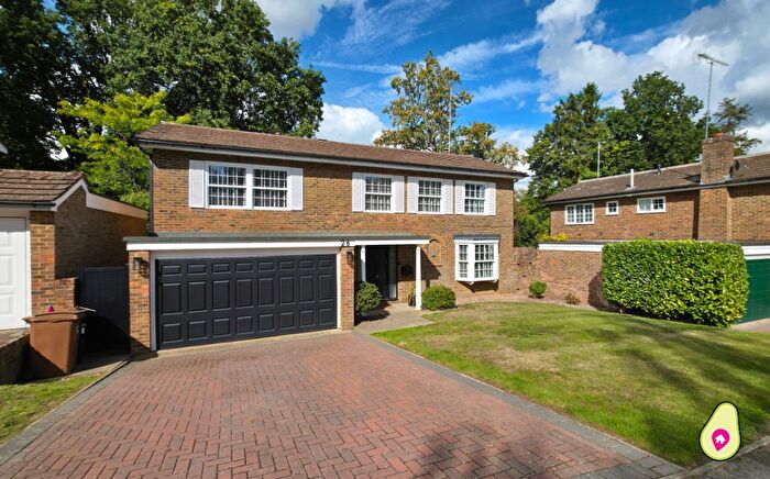 5 Bedroom Detached House For Sale In Knowles Avenue, Crowthorne, Berkshire, RG45