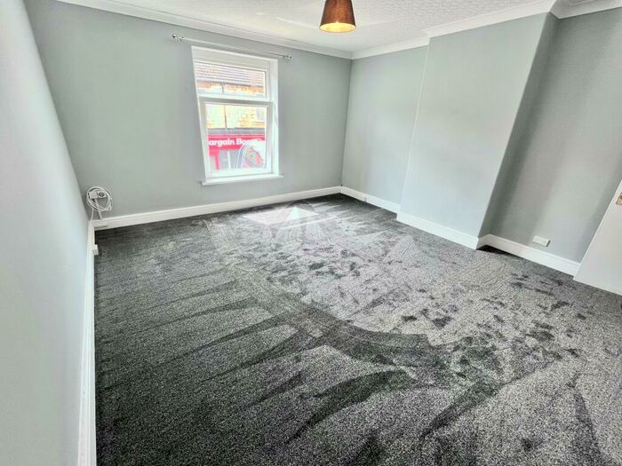 2 Bedroom Flat To Rent In Manchester Road, Stocksbridge, S36