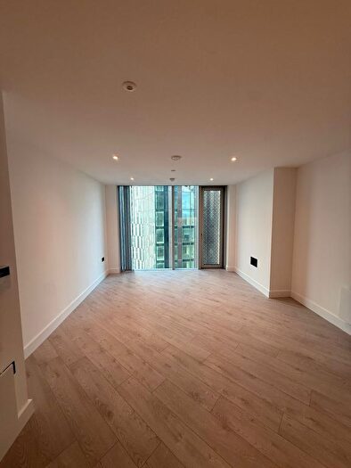 1 Bedroom Flat To Rent In Vista River Gardens, Trinity Island, Manchester, M3