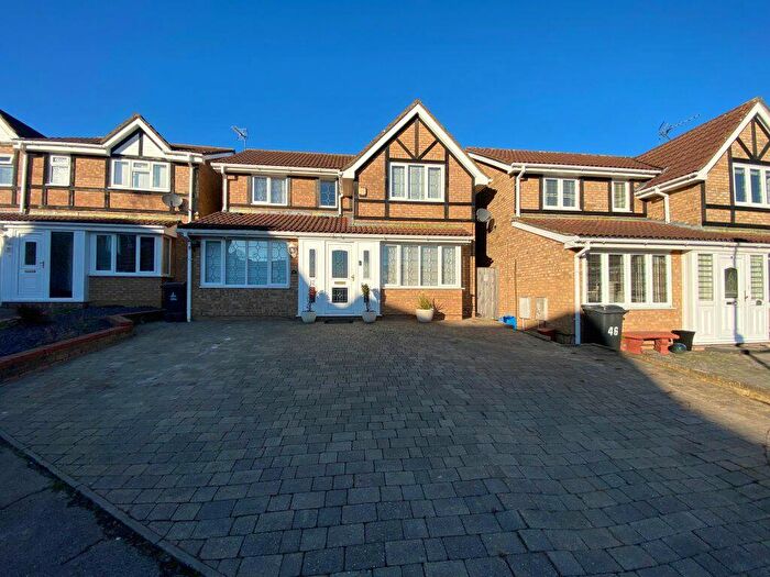 4 Bedroom House To Rent In The Lawns, Stevenage, Hertfordshire, SG2