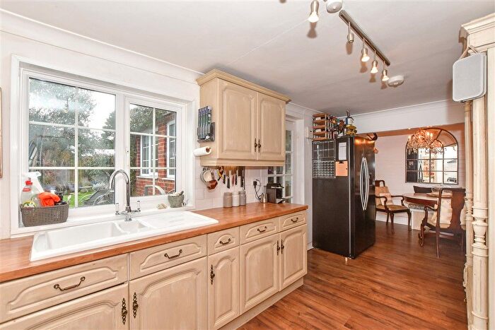 3 Bedroom Detached House For Sale In London Road, Faversham, Kent, ME13