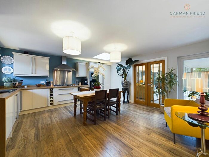 2 Bedroom Bungalow For Sale In The Beeches, Upton, CH2