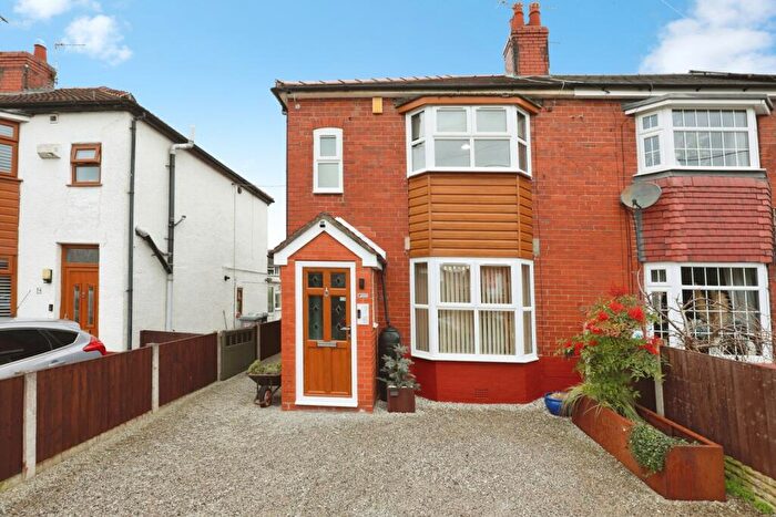 3 Bedroom Semi Detached House For Sale In Stoneley Road, Crewe, Cheshire, CW1