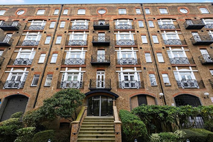 2 Bedroom Flat For Sale In Devonhurst Place, London, W4