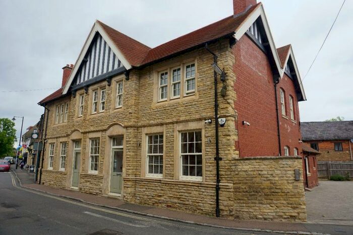 2 Bedroom Apartment To Rent In Silver End, Olney, MK46