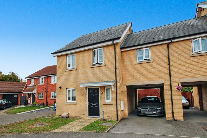 3 Bedroom Semi-Detached House For Sale In Montague Street, Basildon, SS14