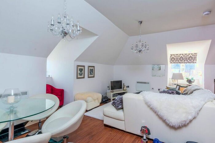 1 Bedroom Flat To Rent In Schoolgate Drive, Morden, SM4