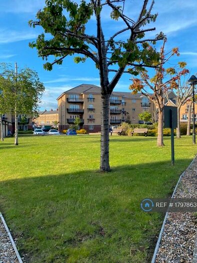 2 Bedroom Flat To Rent In Adventurers Quay, Cardiff, CF10