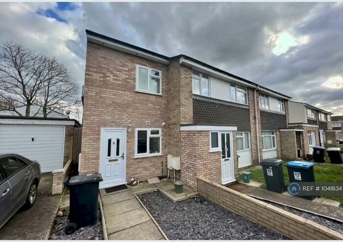 2 Bedroom Semi-Detached House To Rent In Crawley Drive, Hemel Hempstead, HP2