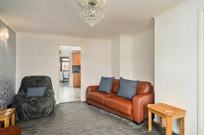 3 Bedroom Detached House For Sale In Hawley Way, Morley, Leeds, LS27