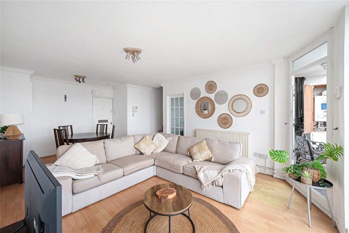 2 Bedroom Flat To Rent In Notting Hill Gate, London, W11
