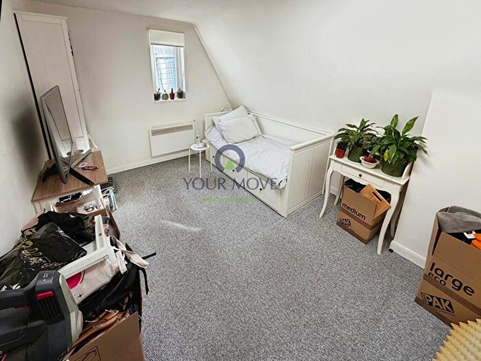 Flat To Rent In High Street, Sutton, SM1