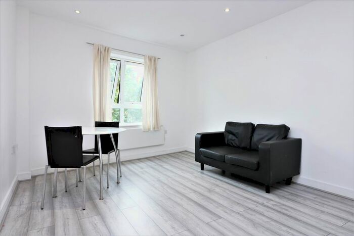 Studio To Rent In Catalpa Court, London, SE13