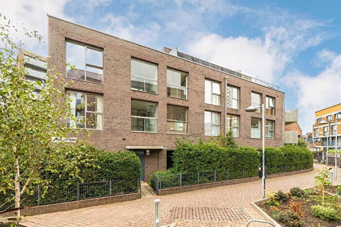 1 Bedroom Flat For Sale In Albemarle Walk, Brixton, SW9